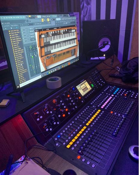 Services – Sambol Production: Rehearsal and Recording Studio in Lagos,  Nigeria.